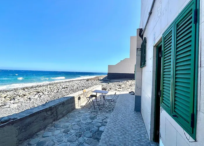 Cozy Front Of The Sea Apartment