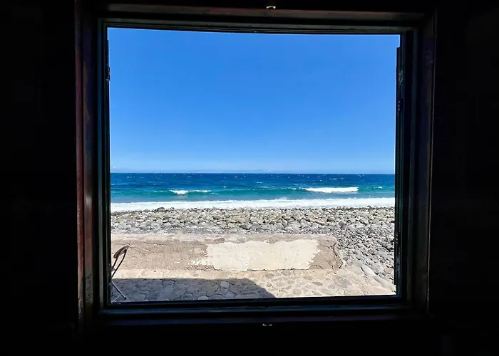 Cozy Front Of The Sea Apartment La Mareta