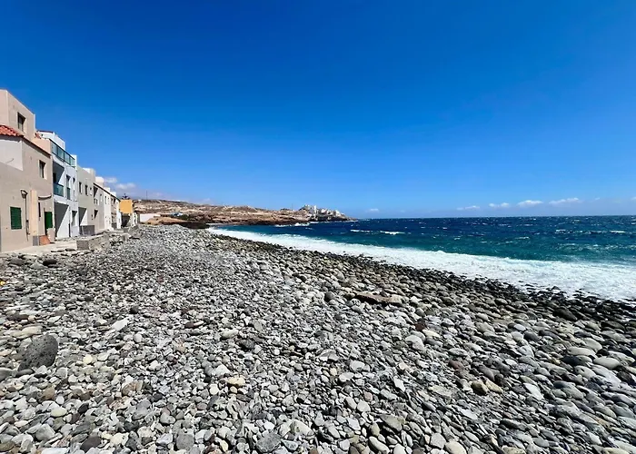 Cozy Front Of The Sea *