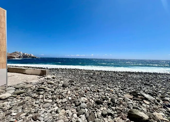 Cozy Front Of The Sea Apartment La Mareta