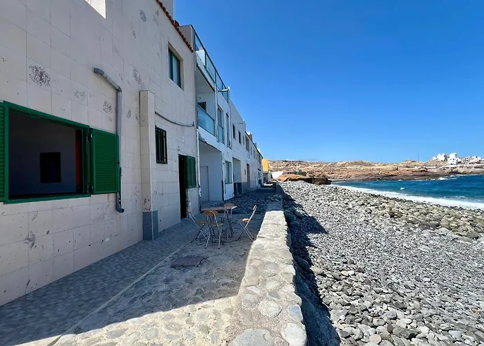 Cozy Front Of The Sea *