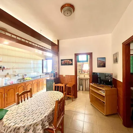 Cozy Front Of The Sea Apartman *
