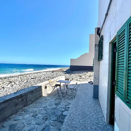 Cozy Front Of The Sea Apartment