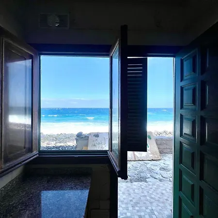 Cozy Front Of The Sea *