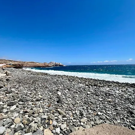 Cozy Front Of The Sea *